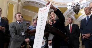 ernst-trashes-biden-administration-after-memo-reveals-most-federal-employees-still-work-remotely