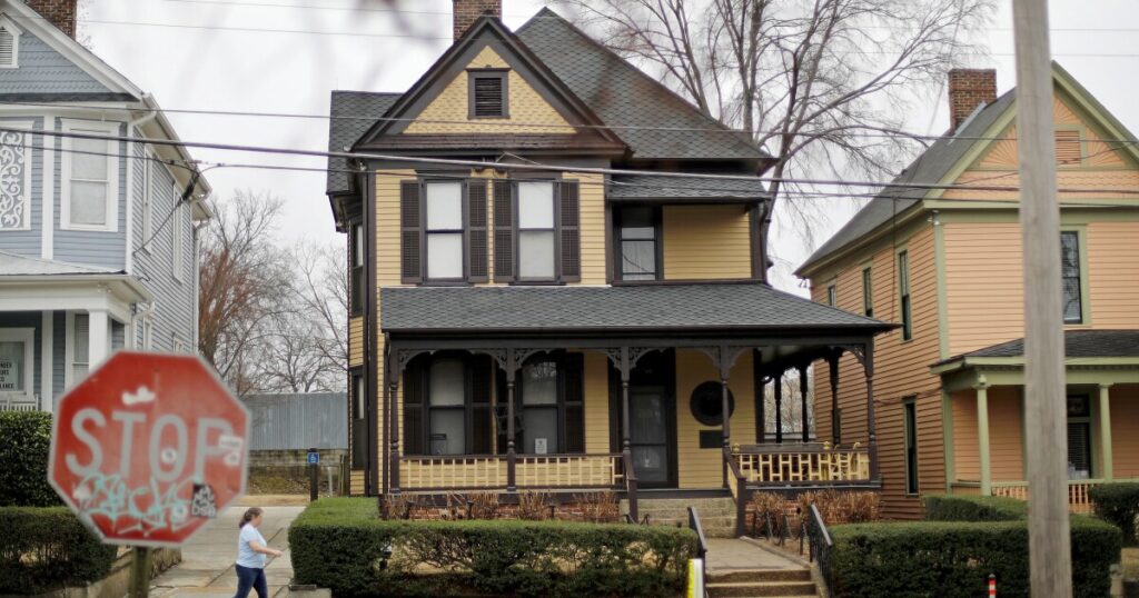 woman-in-custody-after-allegedly-trying-to-burn-down-birth-home-of-martin-luther-king-jr.
