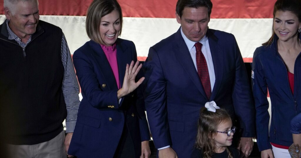 watch-live:-ron-desantis-campaigns-with-wife-casey-and-gov.-kim-reynolds-in-iowa