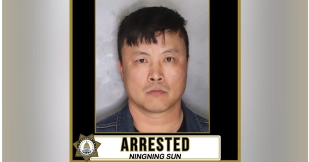 shoppers-warned-of-gift-card-scam-linked-to-chinese-national-|-the-gateway-pundit-|-by-david-greyson