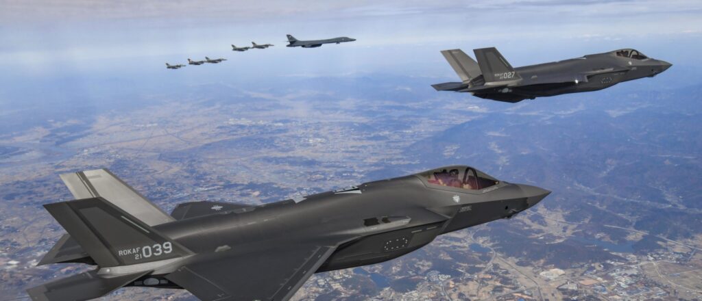 us-fighter-jet-crashes-off-south-korea:-report