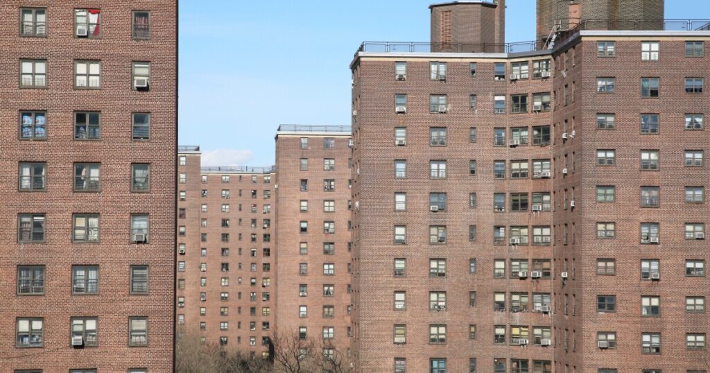 single-mothers-10-times-more-likely-to-have-public-housing-than-married-couples,-data-show