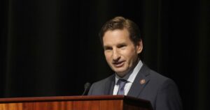 florida-attorney-files-lawsuit-after-dean-phillips’s-name-kept-off-2024-ballot