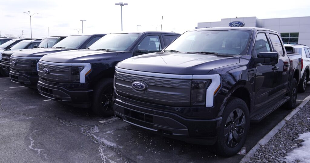 ford-slashes-production-of-f-150-lightning-pickup,-stymieing-ev-push