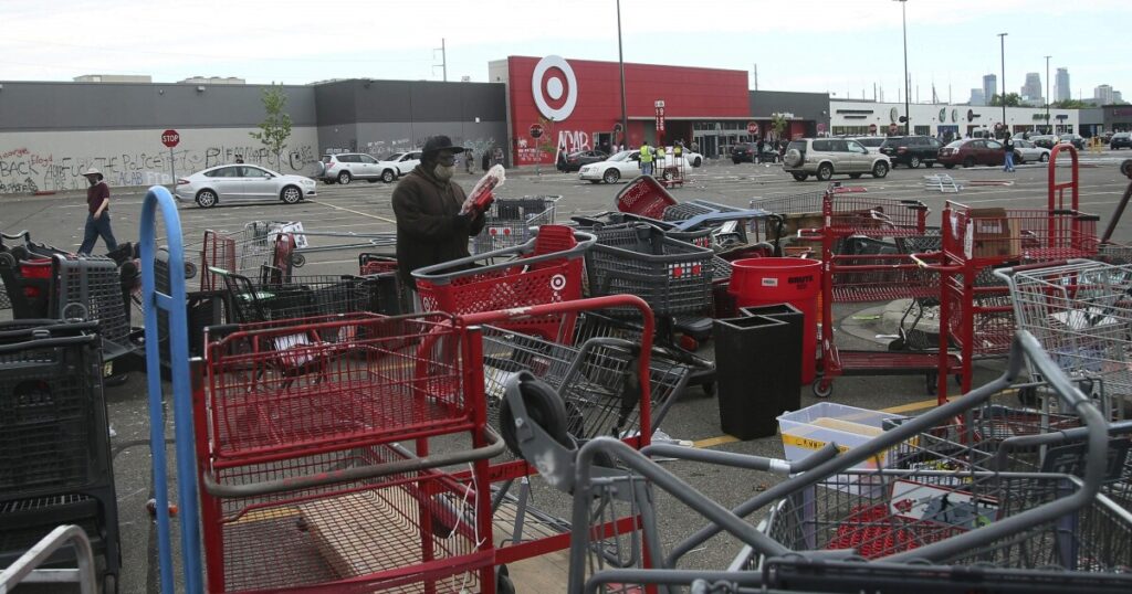 foreign-run-organized-theft-rings-ravaging-us-retail-stores-with-immigrant-shoplifters:-fbi