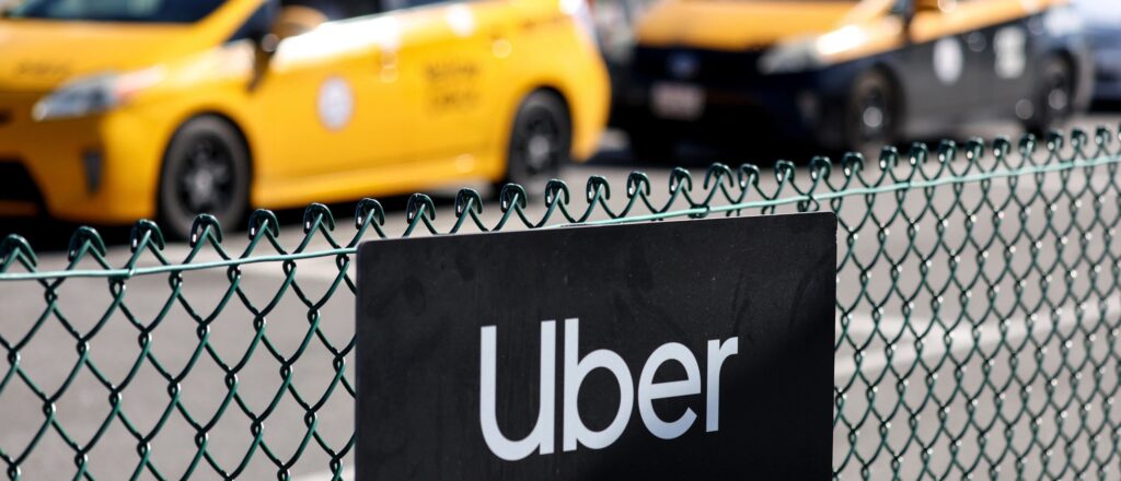 woman-allegedly-carjacks-‘slow’-uber-driver-by-throwing-her-phone-out-the-window:-report