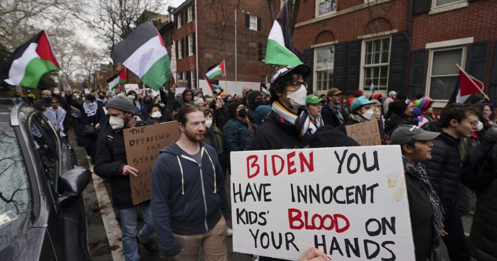biden-and-harris-followed-by-calls-for-ceasefire-and-pro-palestinian-protests