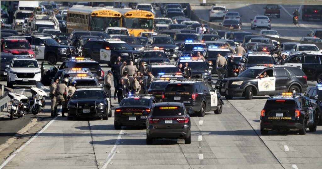 jewish-protesters-shut-down-la-freeway-in-call-for-gaza-ceasefire