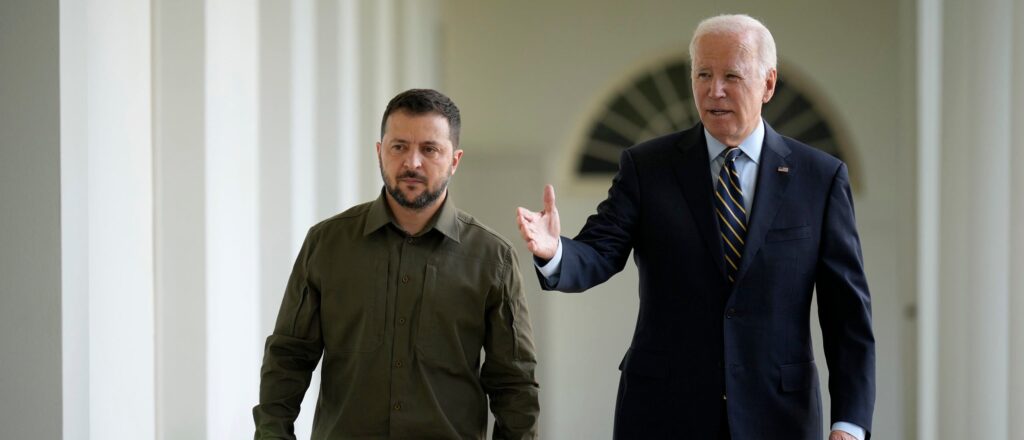 fact-check:-no,-ap-did-not-run-a-headline-calling-biden-‘corrupt’-and-zelenskyy-a-‘dictator’