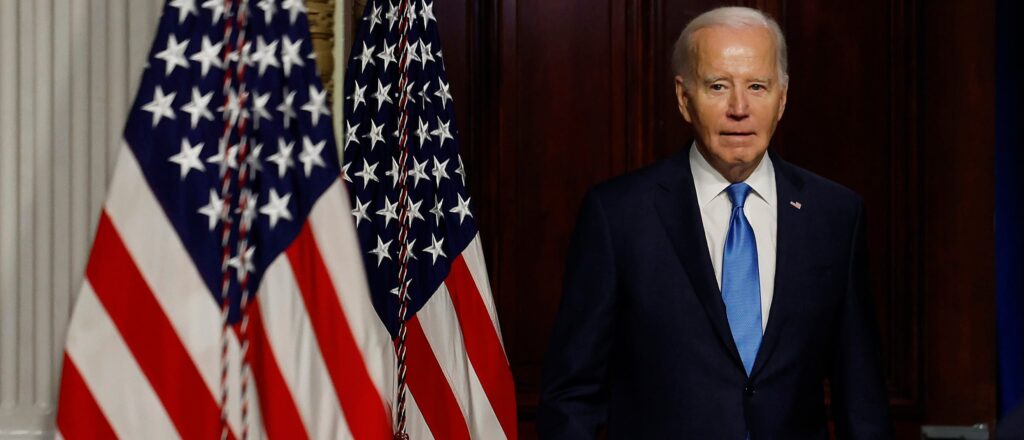 white-house-interns-seemingly-hoodwinked-by-activist-into-writing-anti-biden-letter