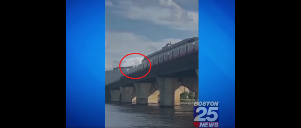 video-shows-daring-duo-who-jumped-off-moving-train-into-river-below