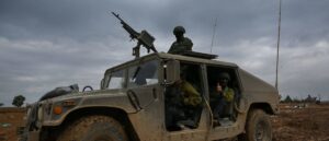 fact-check:-viral-video-of-man-confronting-israeli-soldiers-is-not-‘palestinian-theater’