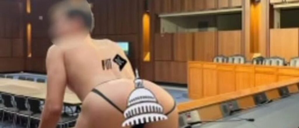 exclusive:-senate-staffer-caught-filming-gay-sex-tape-in-senate-hearing-room-(graphic)