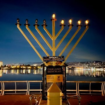 menorah-destroyed-in-oakland-park,-threatening-message-left-at-scene