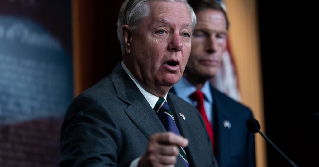 lindsey-graham-tells-biden-admin-to-focus-on-country-instead-of-donald-trump’s-rhetoric