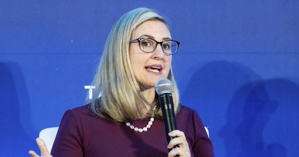 arizona-senate:-ruben-gallego-nets-endorsement-of-ex-wife-after-‘deadbeat-dad’-attacks