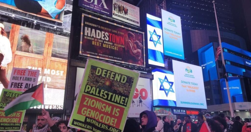 pro-palestinian-protesters-descend-on-new-york-city-transportation-hubs