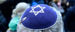 teen-who-threatened-to-shoot-up-synagogue-ordered-to-write-book-report-on-hero-who-saved-jews