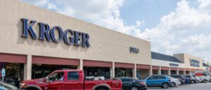 woman-shoots-alleged-car-thief-in-gas-station-parking-lot,-police-say