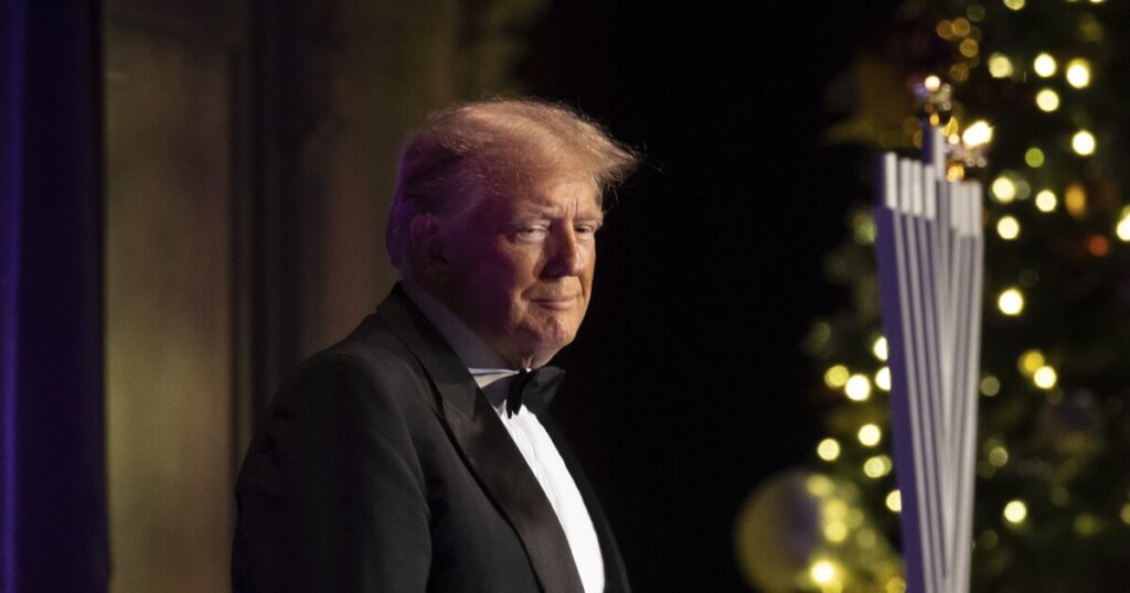 almost-one-quarter-of-trump-voters-say-he-shouldn’t-be-gop-nominee-if-convicted:-poll