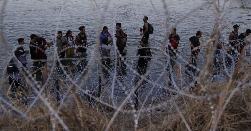 white-house-says-there’s-‘more-we-can-be-doing’-amid-surge-at-southern-border