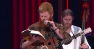 video:-oliver-anthony-shares-powerful-bible-verse-before-grand-ole-opry-debut