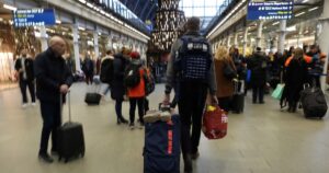 busiest-holiday-travel-season-in-years-is-off-to-a-smooth-start-with-few-airport-delays
