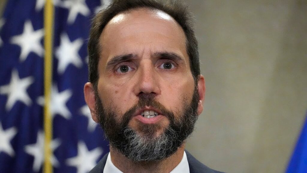 showdown:-jack-smith-makes-desperate-plea-in-response-to-trump’s-latest-filing-at-supreme-court