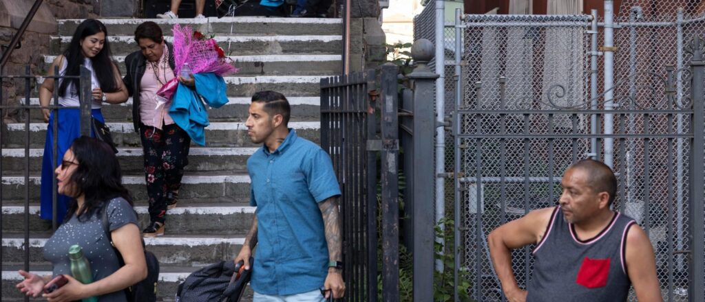 neighborhoods-swamped-by-onslaught-of-migrants-begging-locals-for-cash,-food-and-clothes:-report