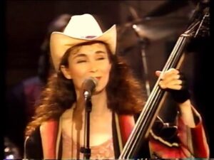 just-in:-dixie-chicks-founding-member-laura-lynch-killed-in-head-on-collision