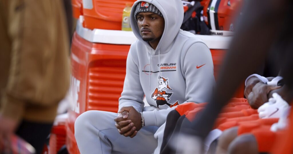 cleveland-browns-quarterback-deshaun-watson-hosts-almost-300-children-for-christmas-event