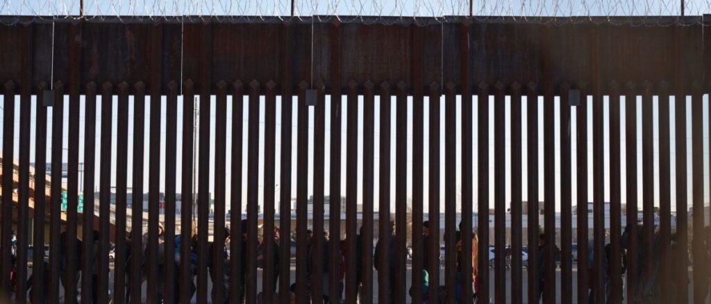 the-number-of-chinese-nationals-illegally-entering-the-us-just-hit-a-new-record-high