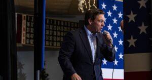 desantis-says-he-doesn’t-want-‘a-bunch-of-yes-men-around’-amid-campaign-drama