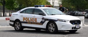 cops-arrest-man-with-brick,-knife-and-machete-in-front-of-us-capitol