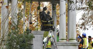 democratic-jacksonville-mayor-removes-confederate-statue,-skirting-city-council-approval