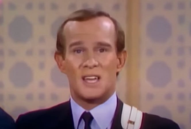 rip-–-american-comedy-legend-tommy-smothers-passes-away-at-age-86