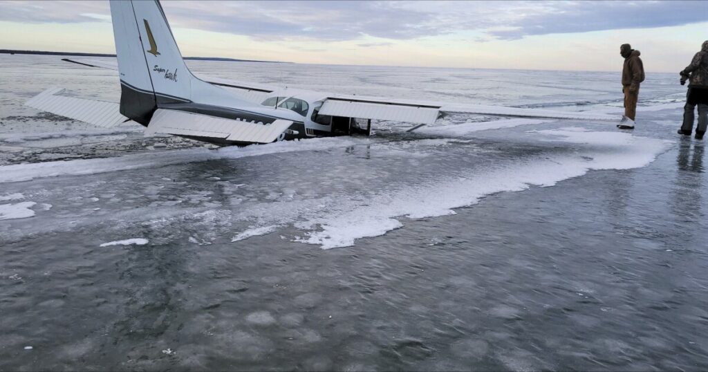 122-fishermen-rescued-from-broken-ice-sheet-on-minnesota-lake