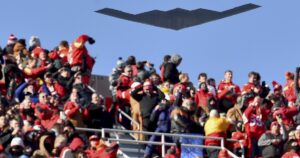 b-2-stealth-bomber-to-fly-over-rose-parade-following-absence-last-year