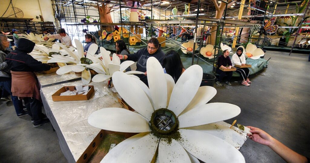 rose-parade-rings-in-new-year-with-135th-event