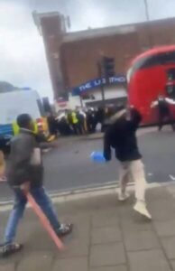 london:-four-police-officers-injured-by-rioting-migrants-from-eritrea-(video)