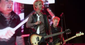 green-day-alters-‘american-idiot’-lyrics-to-bash-trump