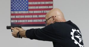 about-1.2%-of-legal-illinois-gun-owners-registered-banned-items-before-deadline