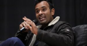 ramaswamy-switches-iowa-campaign-event-to-prayer-for-school-shooting-victims
