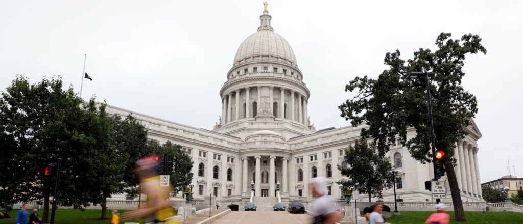 wisconsin-paying-consultants-$450-an-hour-to-redraw-legislative-maps