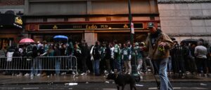48-year-old-woman-found-dead-at-a-philly’s-sports-bar-allegedly-‘hanging-from-an-iron-gate’