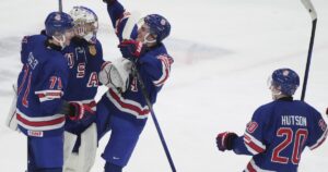 team-usa-hockey-praised-for-patriotic-display-during-national-anthem:-‘show-how-it’s-done’