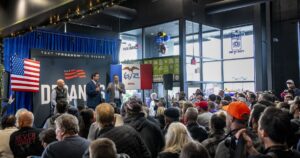 desantis-pledges-campaign-is-‘built-for-the-long-haul,’-beyond-iowa