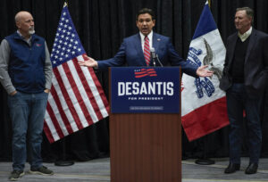 desantis-orders-florida-higher-education-to-waive-requirements-for-jewish-transfer-students