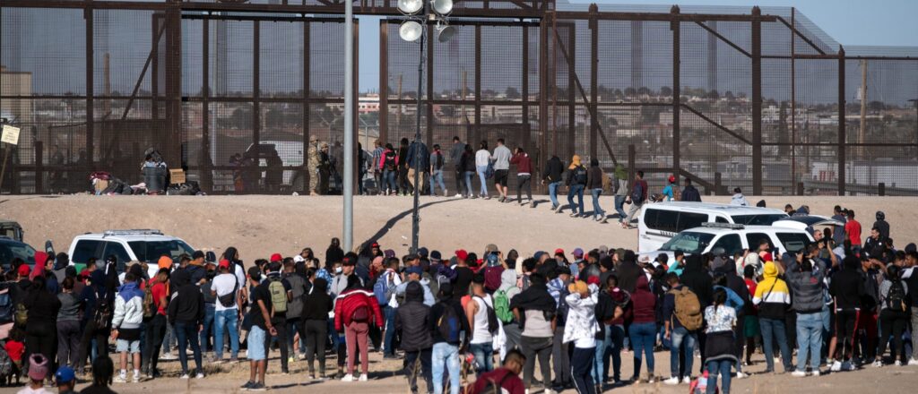 hispanics-most-likely-to-say-immigration-is-a-top-priority:-poll