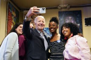 biden-puts-white-house-lawyers-on-edge-with-private-tours-for-big-donors